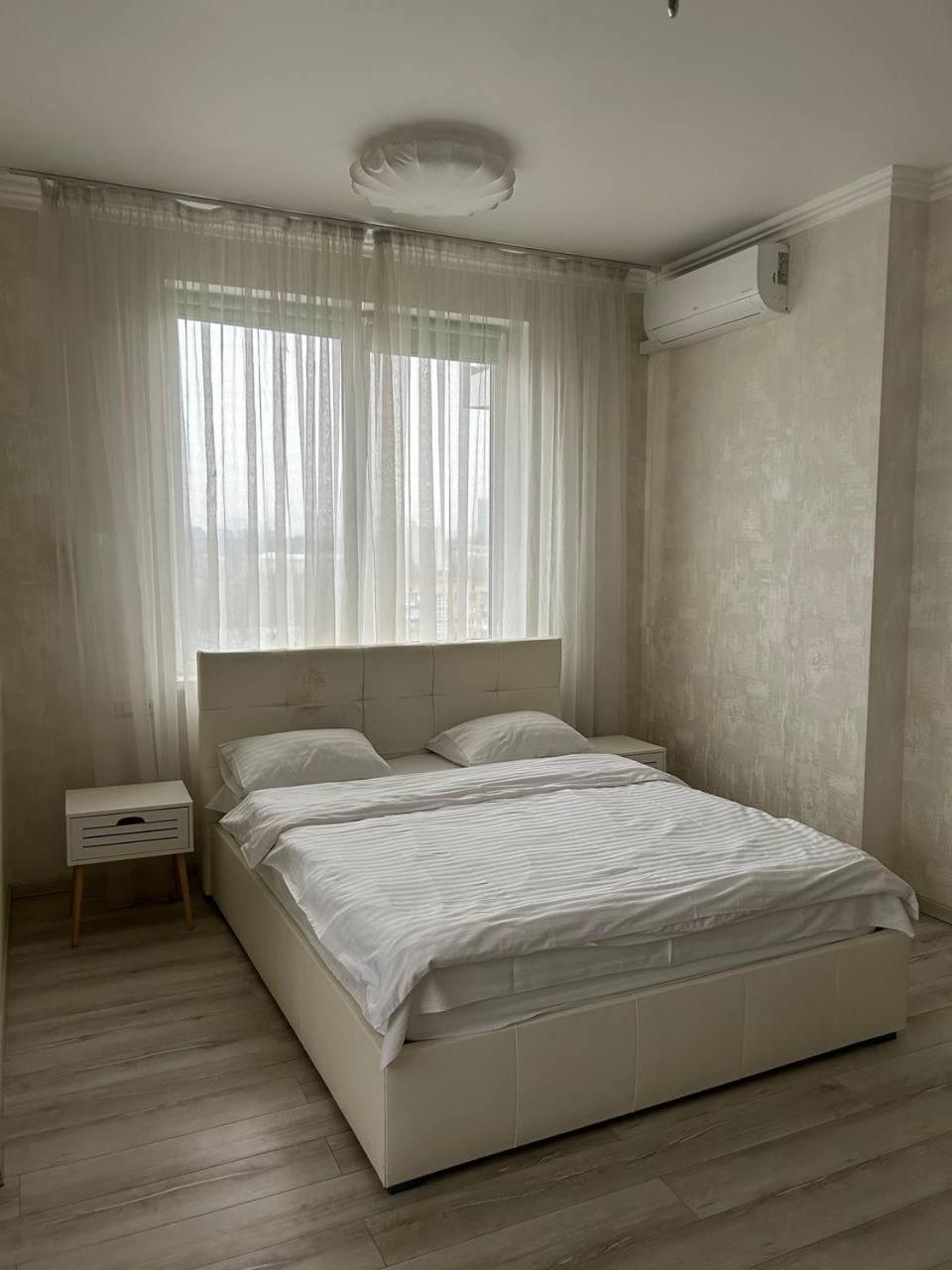Apart Assistant On Smart Plaza Kiev Luaran gambar