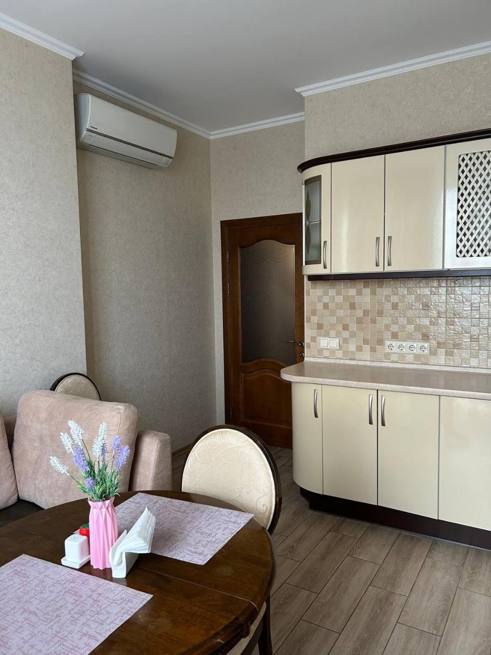 Apart Assistant On Smart Plaza Kiev Luaran gambar